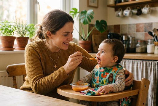 Bavoirs bébé : Les essentiels à avoir selon chaque situation