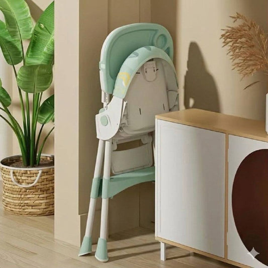 chaise haute bébé verte qui nest pas encombrante