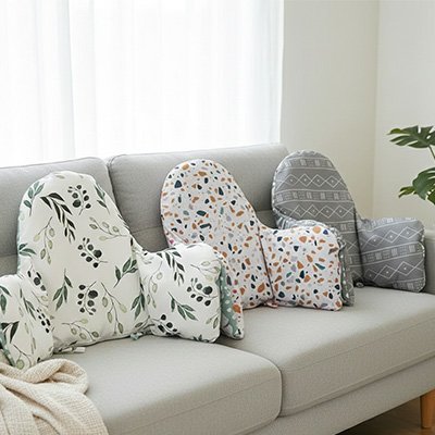 Coussin chaise haute, les coussins bien installé sur le canapé